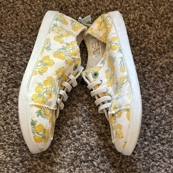 NWT VIONIC BEACH LEMON SHOES SNEAKERS VACAY SLIP ON 6.5 - Picture 7 of 11